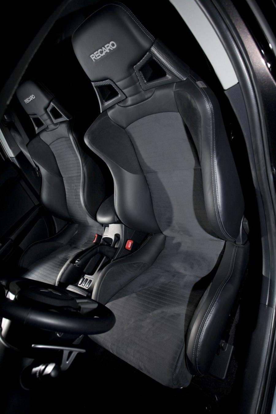  Mitsubishi Lancer Evolution X MR 2008 года  (фото 19 из 36)